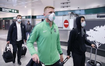 Футболисты "Лудогорца" в масках прилетели в Италию на матч Лиги Европы против "Интера"