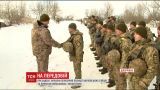 Порошенко привітав українських воїнів на передовій з ювілеєм ЗСУ
