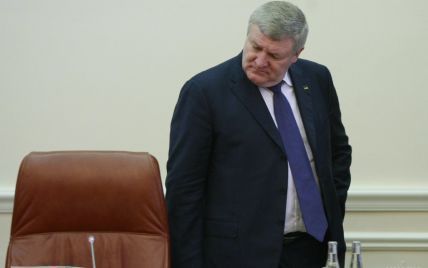Колишніх міністрів оборони Єжеля та Лебедєва оголосили у розшук