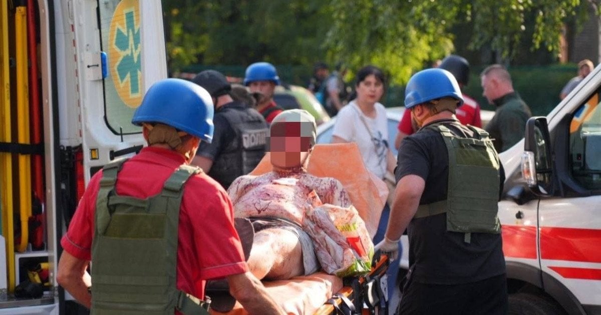 Росія вгатила по багатоповерхівці в обласному центрі: є жертви (фото)