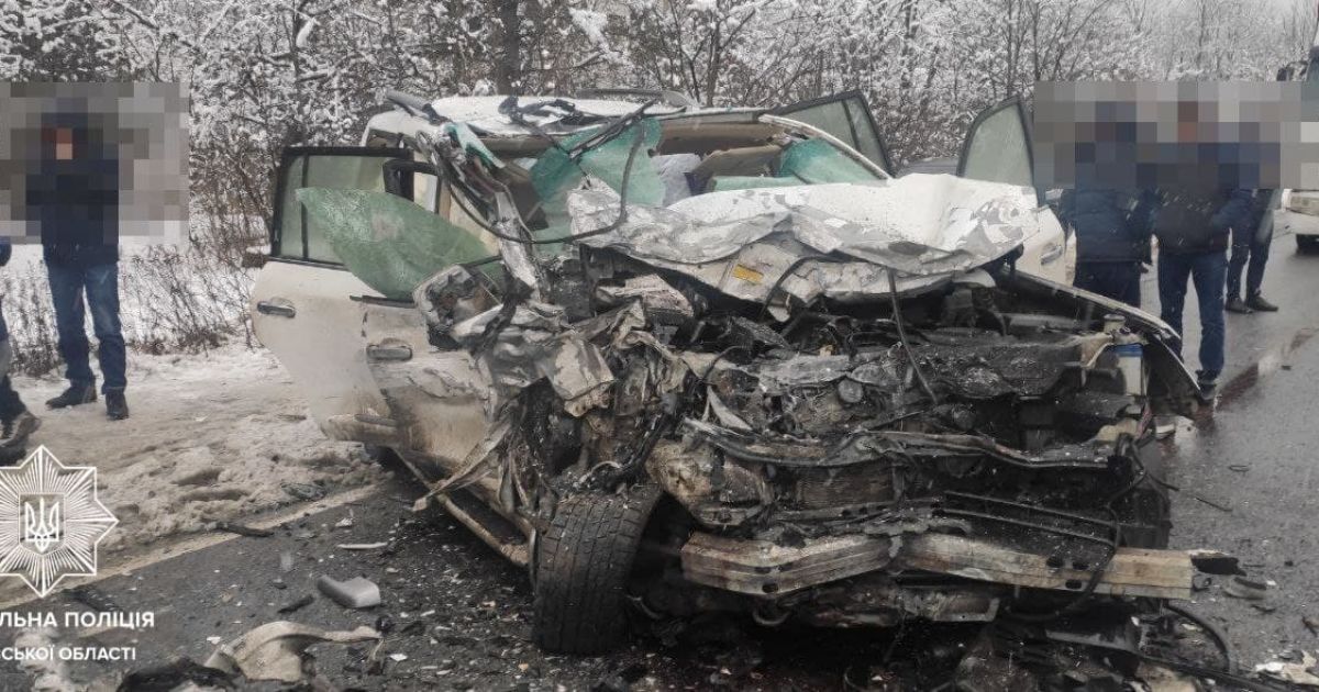 В жутком ДТП во Львовской области погибли два человека, еще четверо пострадали