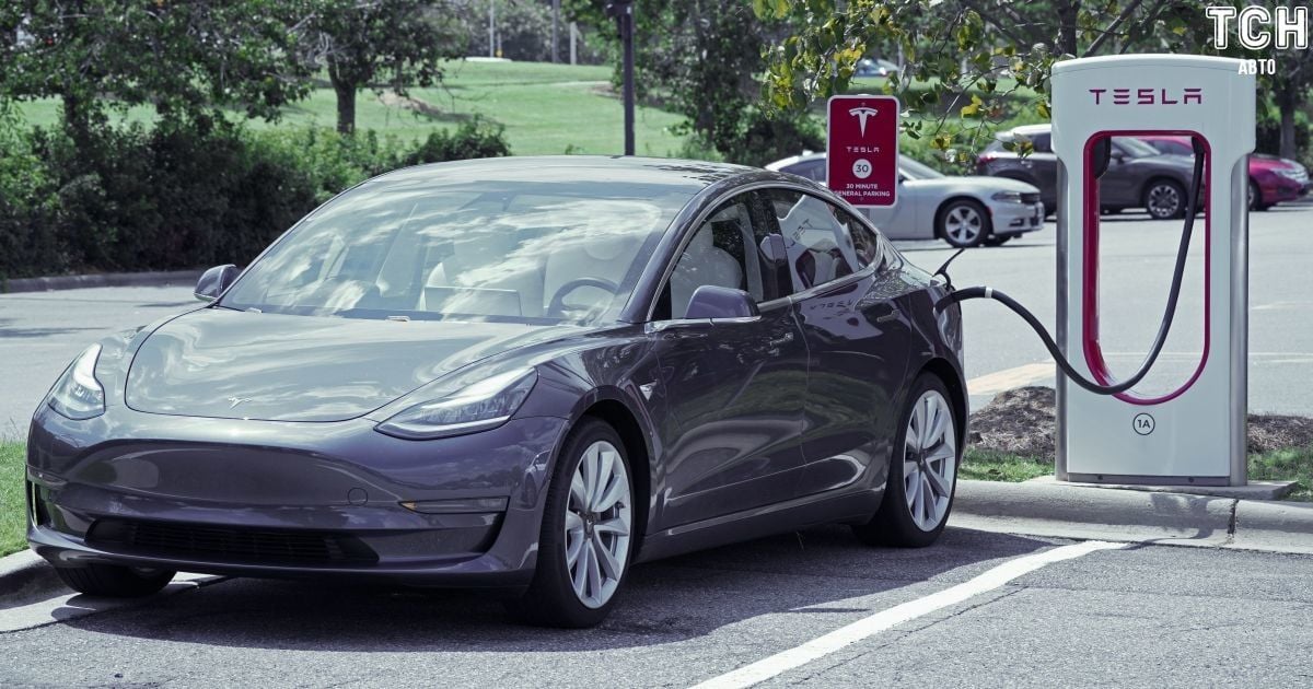 Електрокари Tesla значно впали в ціні