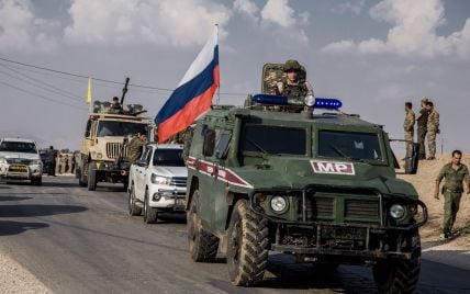 Российские военные попали под обстрел турецкой артиллерии в Сирии. Появилось видео