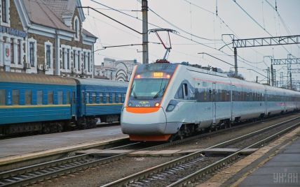 Скоростной поезд между Киевом и Запорожьем переходит на ежедневное курсирование