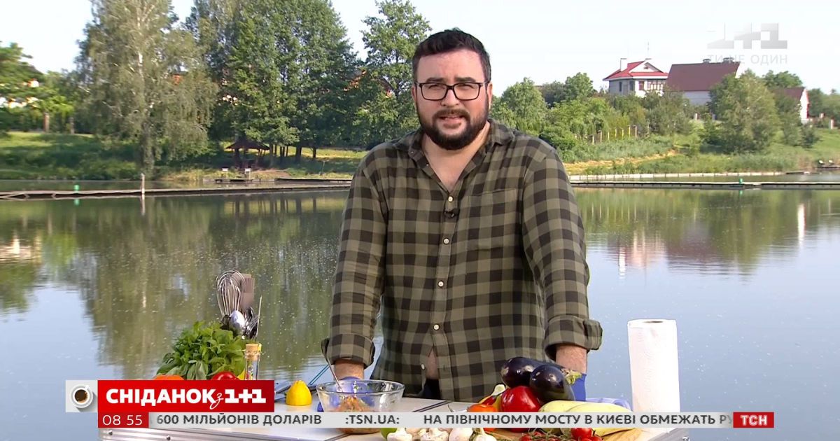 Руслан Сенечкин приготовил карпа на гриле с соусом "Сальса"
