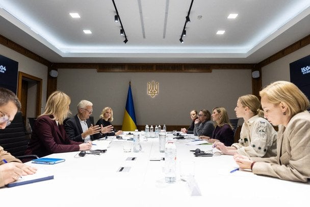 Олена Зеленська на діловій зустрічі / © Instagram Олени Зеленської
