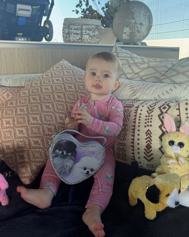 Періс Гілтон з донькою / © instagram.com/parishilton