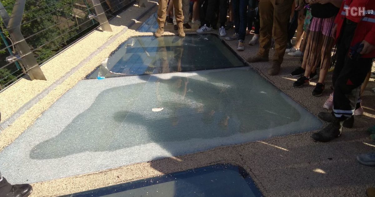 Полиция открыла уголовное производство из-за повреждения нового моста в центре Киева