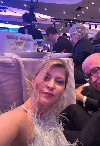 Ольга Стефанішина показала, як сиділа на підлозі під час замаху на Трампа