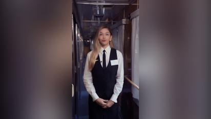 Вера Брежнева показала, как работала проводницей в вагоне поезда