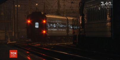 Передноворічний ажіотаж: чому залізничних квитків на свята досі немає у продажу