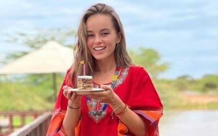 У червоному вбранні і з тортом: учасниця "Холостяка-10" показала, як відсвяткувала день народження в Африці