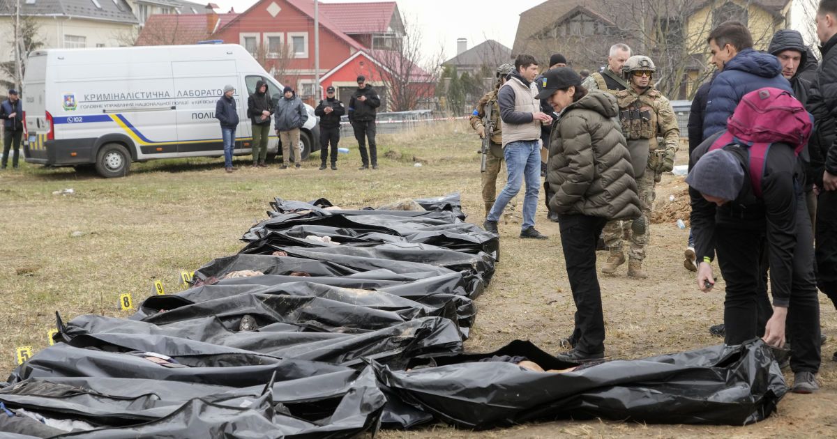 "Буча сталася не за один день": Кулеба закликав світ дослідити звірства окупантів