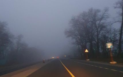 Киев и область окутал туман: как действовать водителям