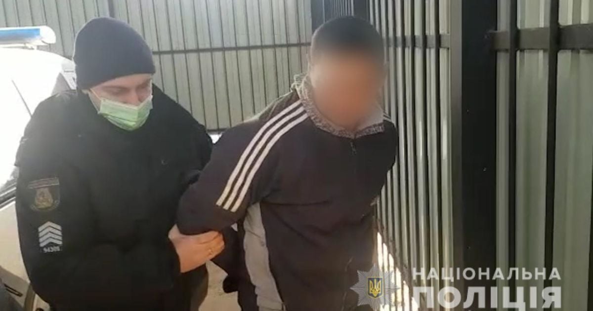 Вдарив палицею і підпалив разом із будинком: на Київщині чоловік вбив товариша через ревнощі
