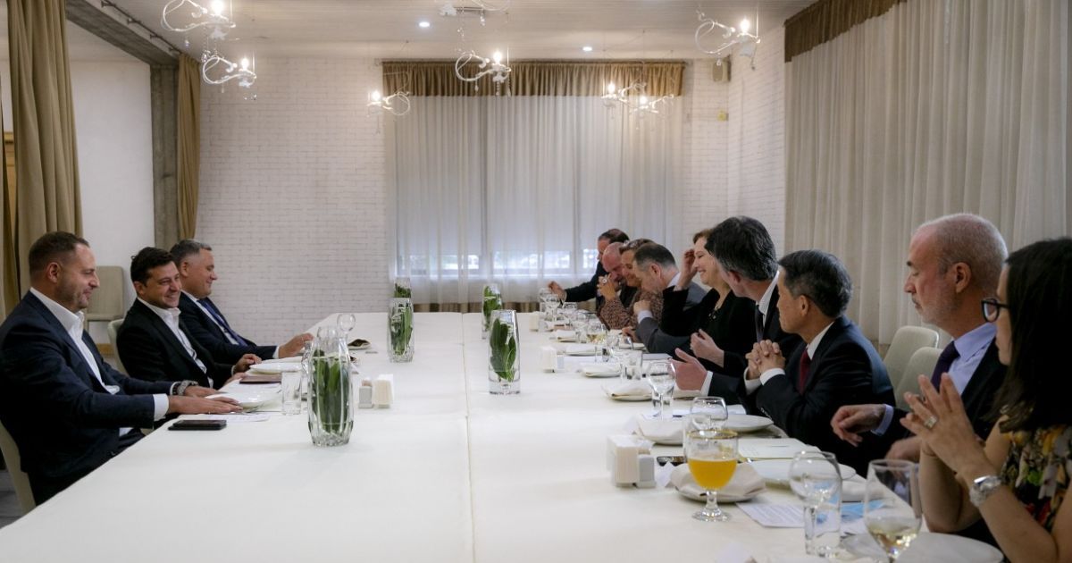 Зеленський на зустрічі з послами G7 і ЄС обговорив незалежність антикорупційних органів та Нацбанку