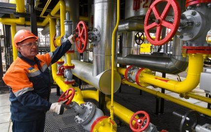"Качай або плати". Україна підписала з Росією новий контракт про транзит газу
