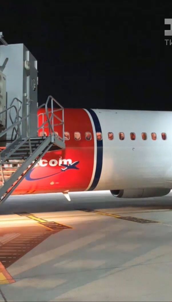 Во Львове экстренную посадку совершил самолет норвежской авиакомпании через самочувствие пассажира