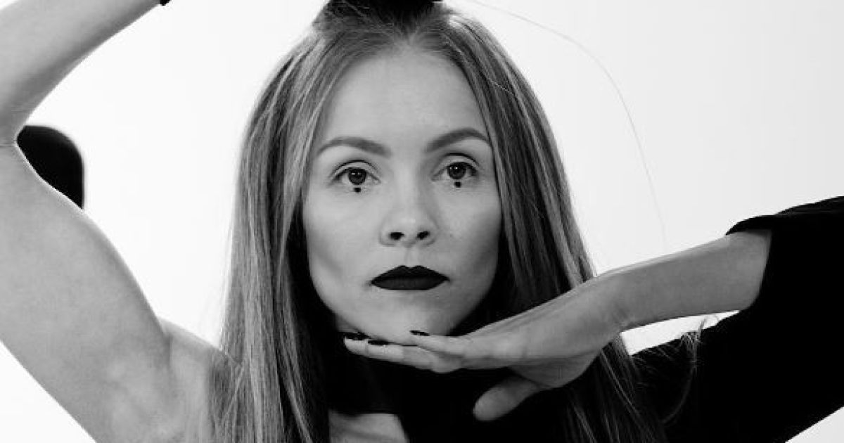 Шоптенко знялася у стильному фотосеті / © instagram.com/alena_shoptenko