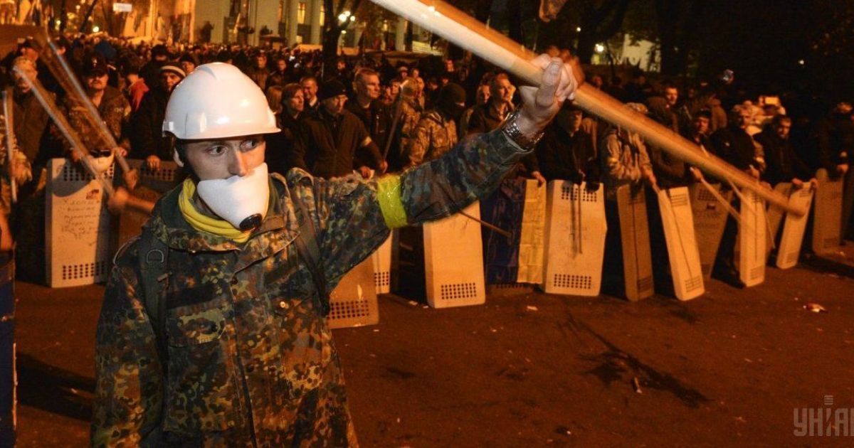 Депутаты придут в Раду только в ноябре, но активисты не расходятся