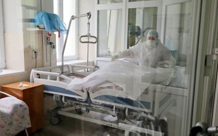 Коронавирус в Украине: в 8 областях превышен уровень госпитализации больных COVID-19