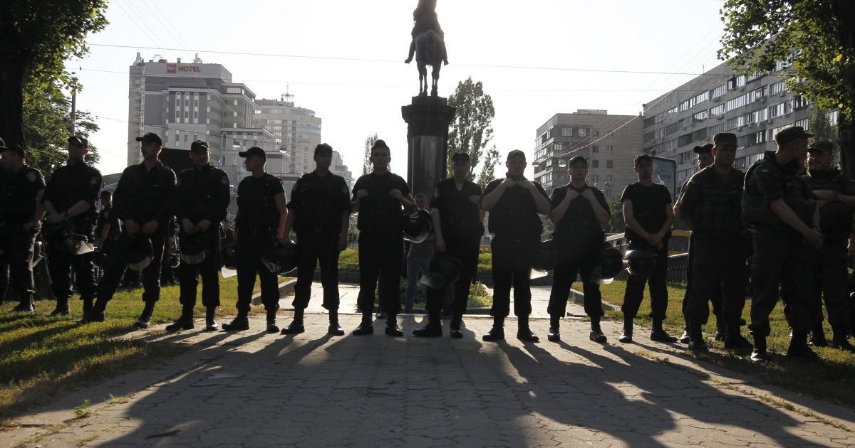 В центре Киева снова "помиловали" памятник Щорсу