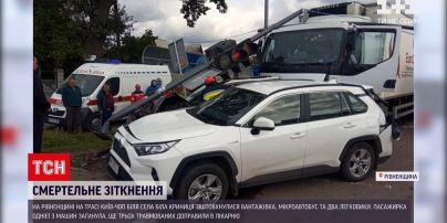 Новости Украины: на трассе "Киев-Чоп" сразу четыре машины устроили ДТП - одна пассажирка погибла