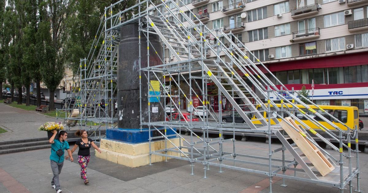 Кияни не зрозуміли встановленої інсталяції замість пам'ятника Леніну
