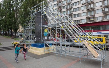 Киевляне не поняли установленной инсталляции вместо памятника Ленину