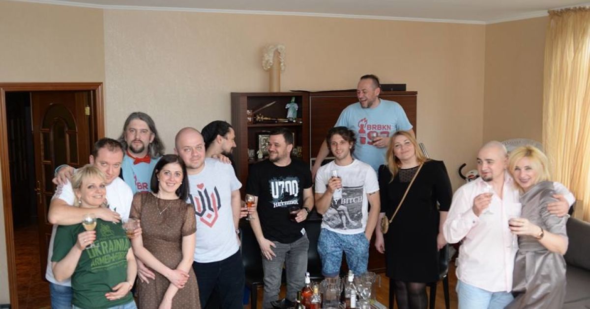 Свадебные фото Витовской и Ванци получились очень милыми / © Фото: Александр Заклецкий