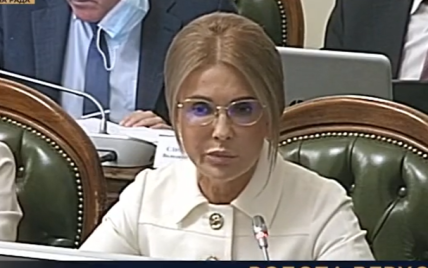 Перший вихід у новому році: Юлія Тимошенко у білому жакеті виступила на Погоджувальній раді