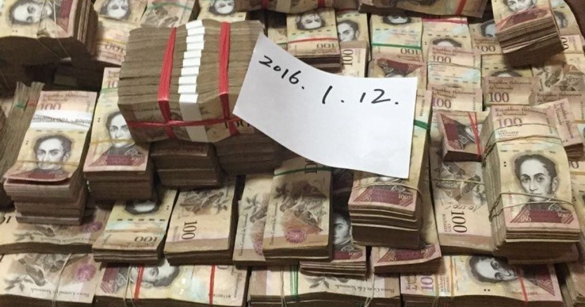 Российские компании вывезли из Венесуэлы кучи налички, которая обесценилась и стала "фантиками"