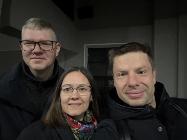 Нардеп Алексей Гончаренко, мэр Риги Уилнис Кирсис и его заместитель Линда Озола / © Telegram/Алексей Гончаренко
