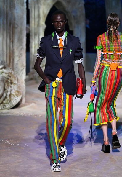 Коллекция Versace трет-а-порте сезона весна-лето 2021 / © East News