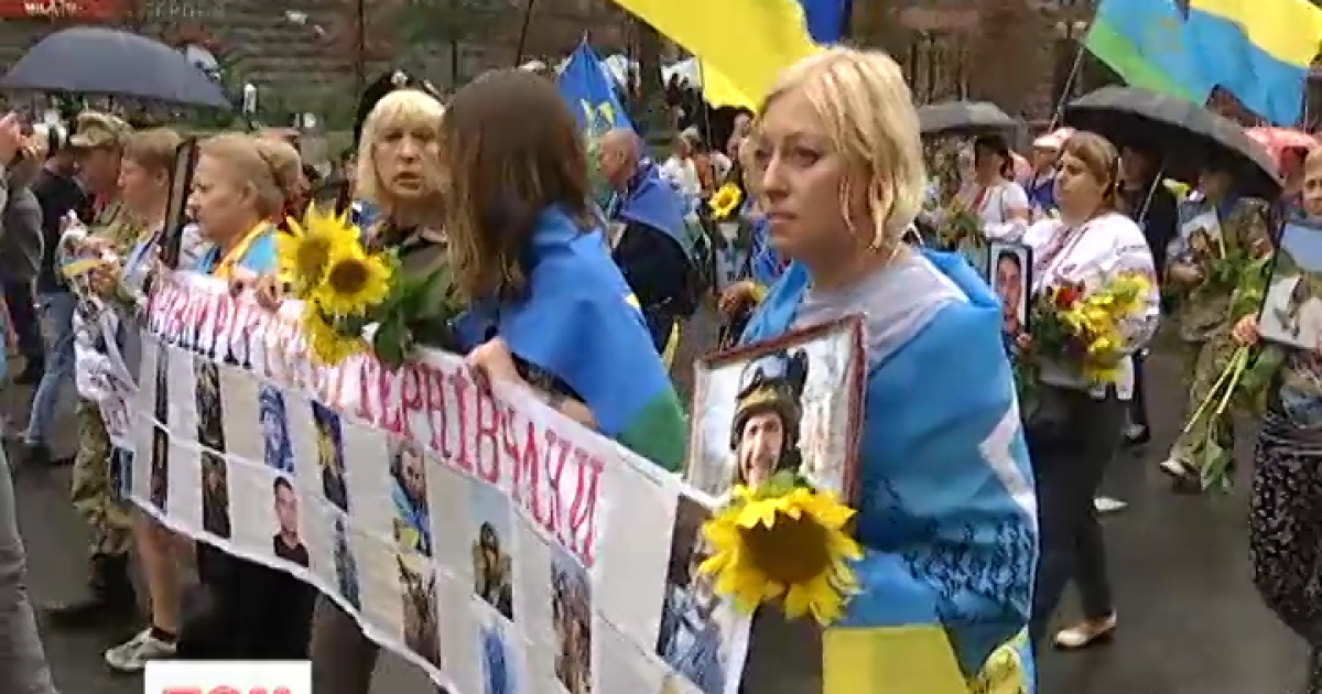 "Шествие непокоренных" эмоционально потрясло праздничный Крещатик