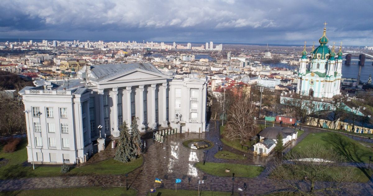 В Минкульте подготовили иск против МАФов московского патриархата возле Десятинной церкви в Киеве