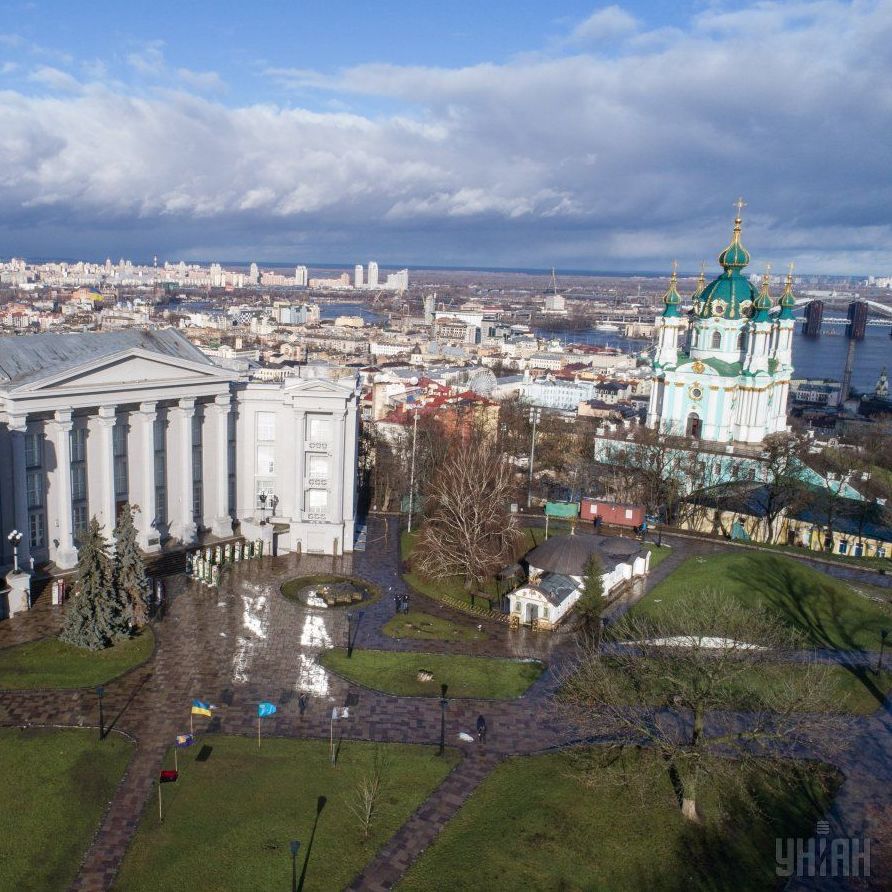 В Минкульте подготовили иск против МАФов московского патриархата возле Десятинной церкви в Киеве