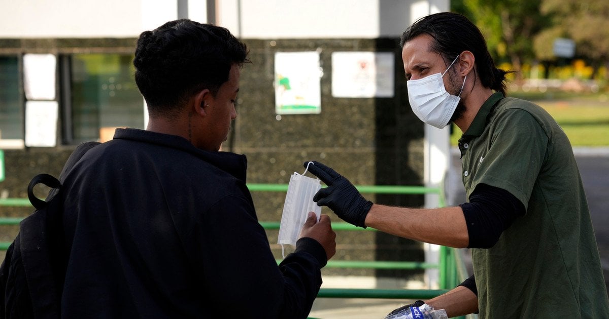 Человечеству может угрожать смертельный вирус