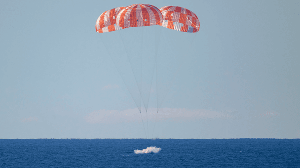 Завершення історичної місії польоту навколо Місяця та атака дронів РФ: головні новини ночі 10 квітня 2026 року