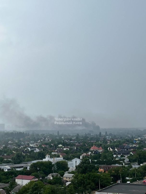 У Києві спалахнула пожежа / © із соцмереж