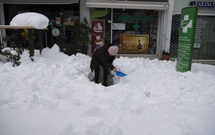 Афіни накрила снігова буря: зупинилося транспортне сполучення і закрилися школи