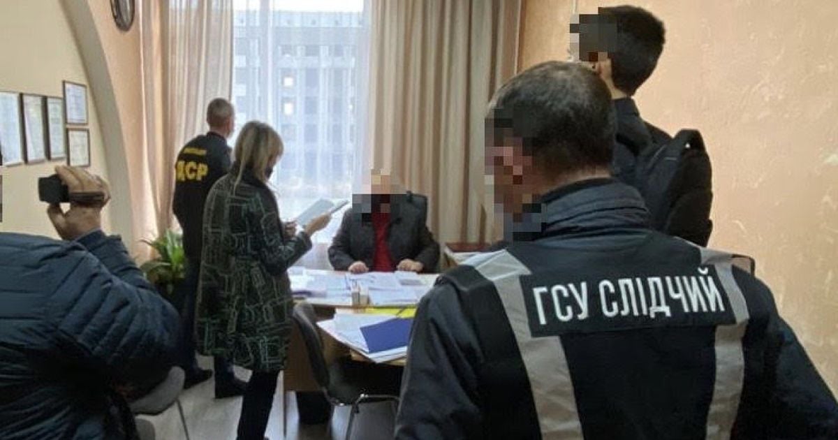 У Сумах проректор університету намагався здати в оренду приміщення закладу: його викрили на хабарі