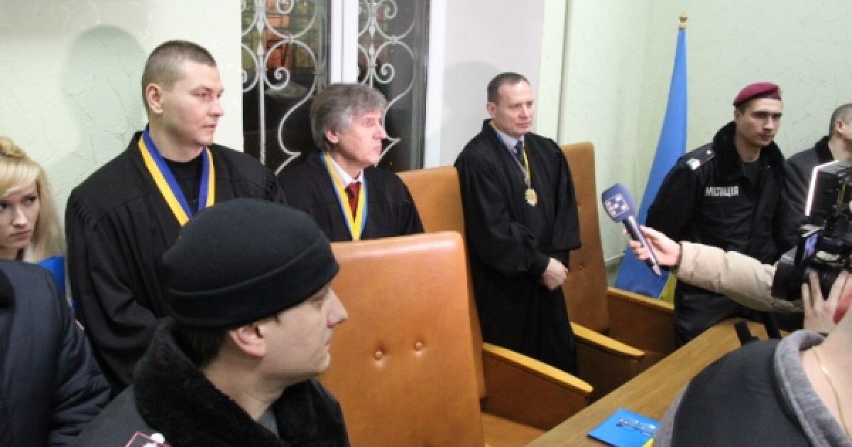 Зал суда заблокирован активистами. / © gre4ka.info