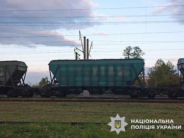 В Буче 14-летнюю девушку ударило током на крыше поезда