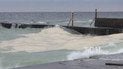 Жирна плівка вкрила поверхню моря на пляжах в Одесі