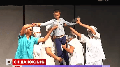 Витовская и Вакарчук приняли участие в благотворительнм спектакле о больном раком ребенке