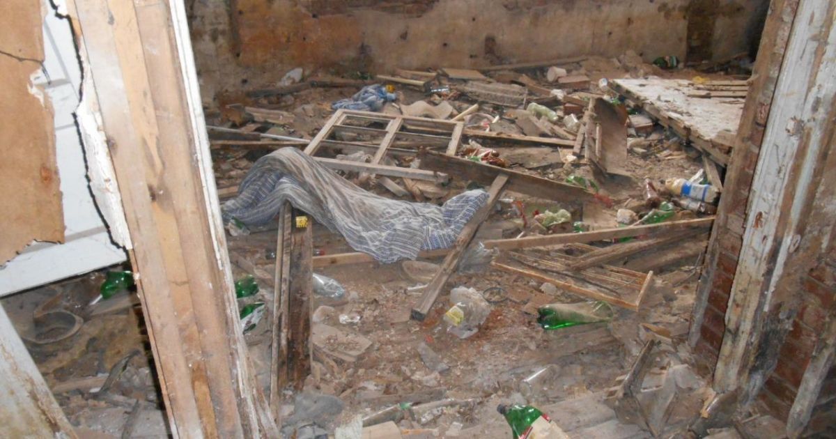 Під Харковом чоловік до смерті побив матір, а тіло сховав у недобудові
