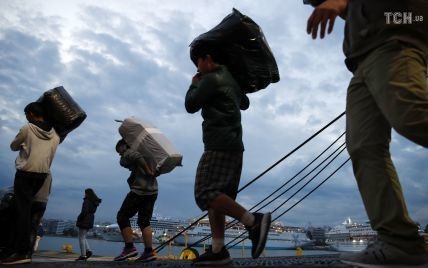 Греция хочет установить плавучий барьер, чтобы помешать наплыву мигрантов