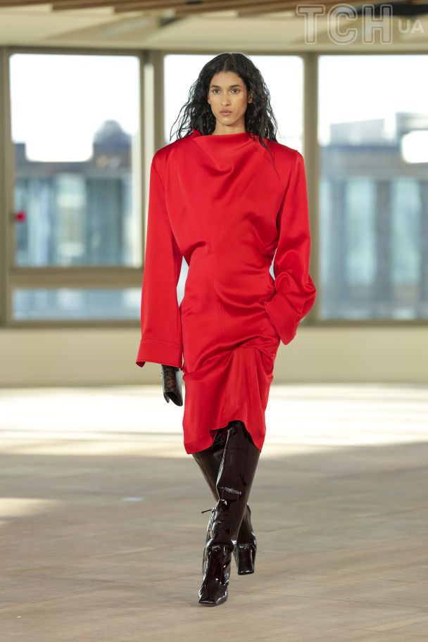 Показ Stella McCartney осінь-зима 2025-2026 / © Associated Press