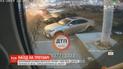 В Сети выложили видео жуткого наезда Lexus на пешеходов возле станции метро "Осокорки" в Киеве